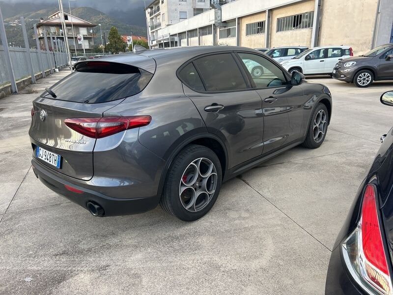 Alfa Romeo Stelvio 2022