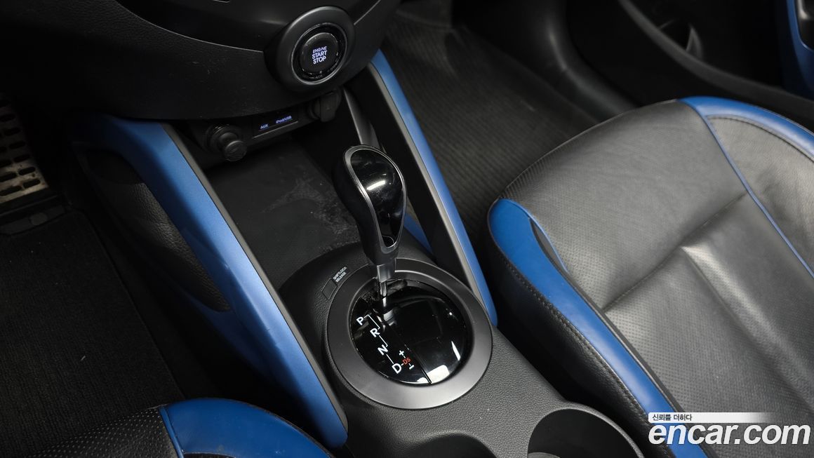 Hyundai Veloster 2013