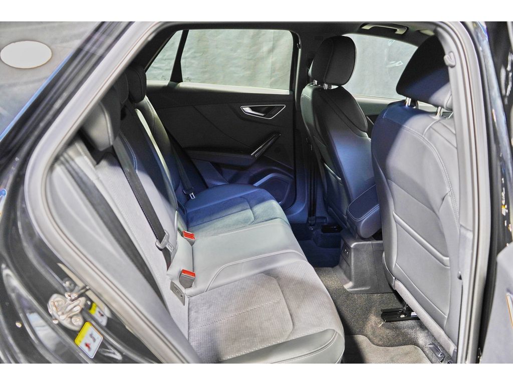 Audi SQ2 2025