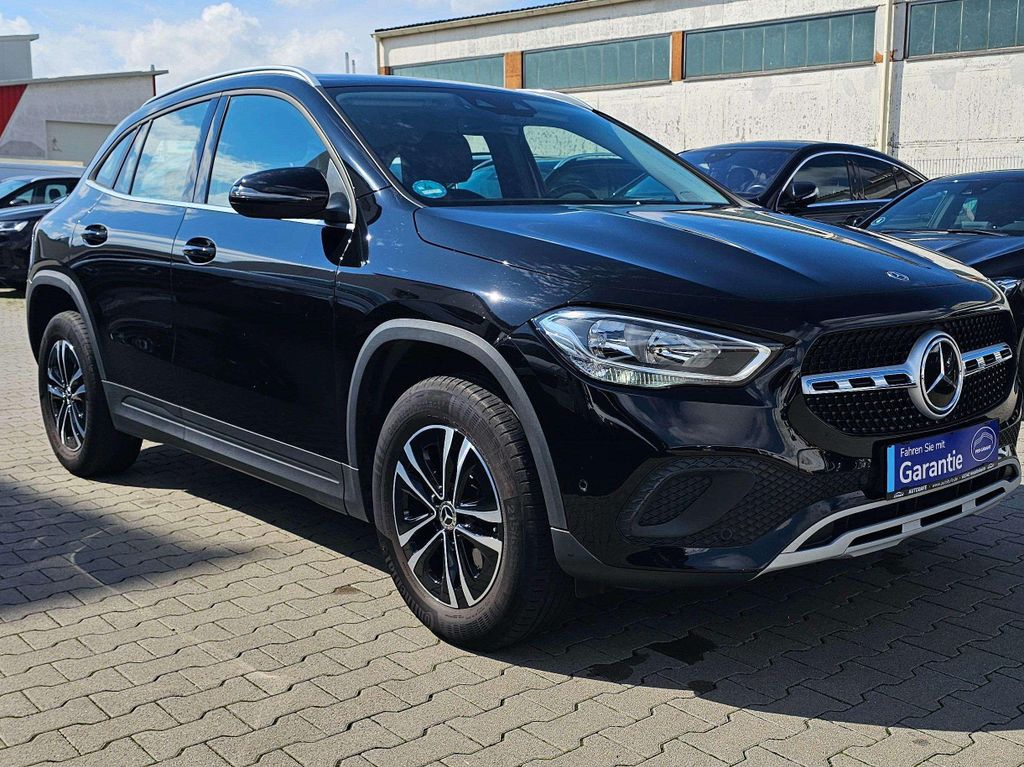 Mercedes-Benz GLA 200 2023