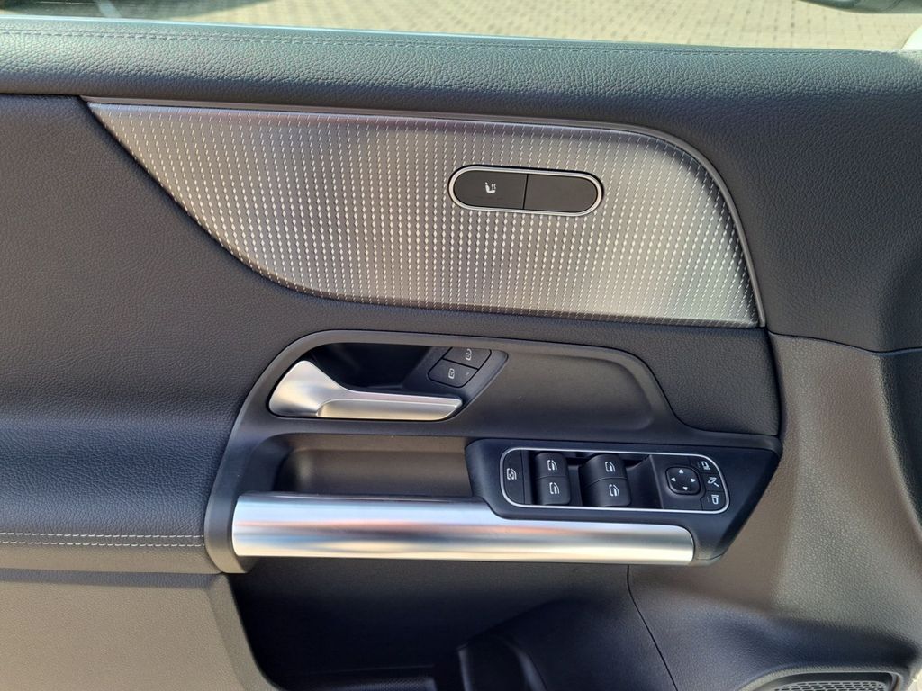 Mercedes-Benz B 220 2022