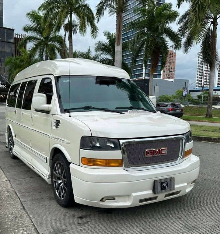 GMC Savana 2013