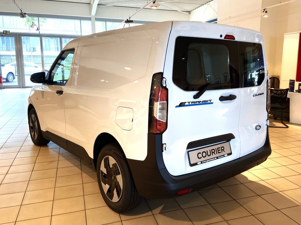 Ford Transit Courier 2025