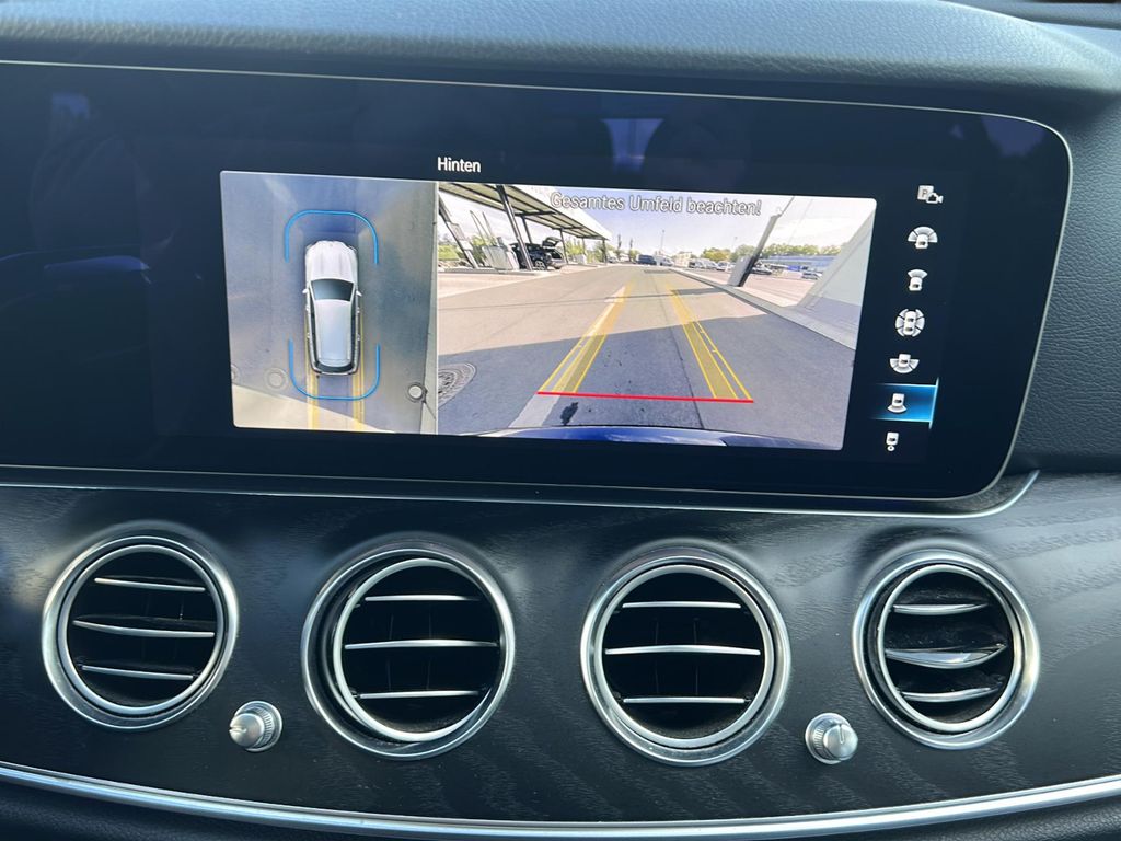 Mercedes-Benz E 300 2022