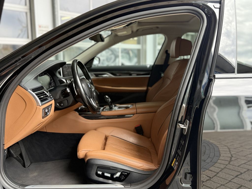 BMW 745 2020