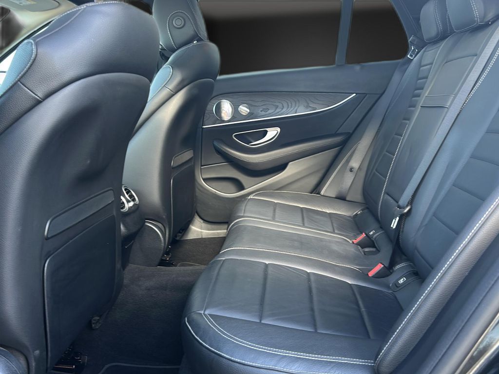 Mercedes-Benz E 300 2022