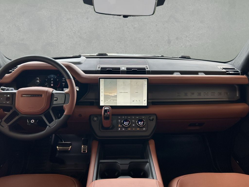 Land Rover Defender 2025