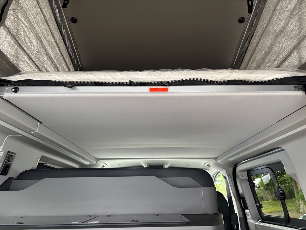 Ford Tourneo Custom 2025