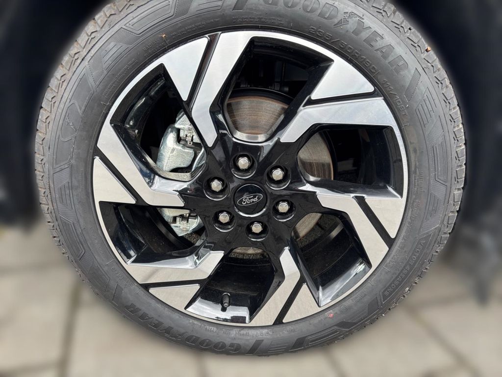 Ford Tourneo Custom 2025