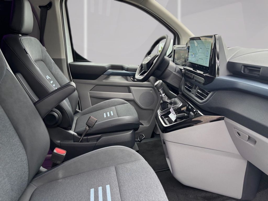 Ford Tourneo Custom 2025