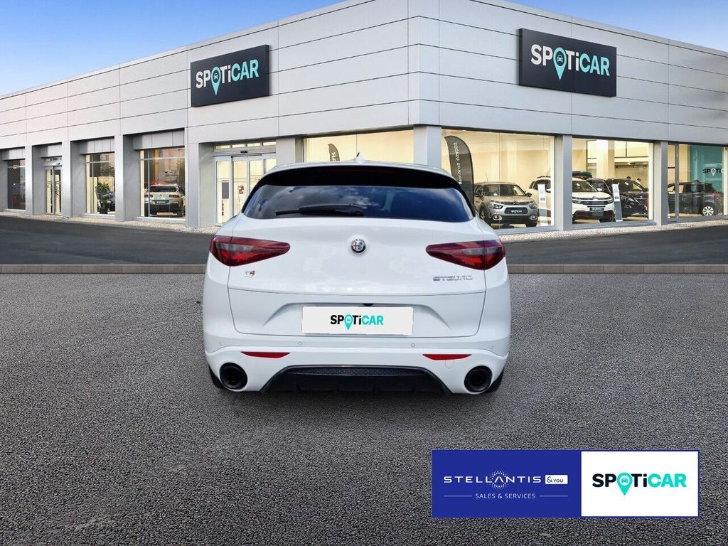 Alfa Romeo Stelvio 2023