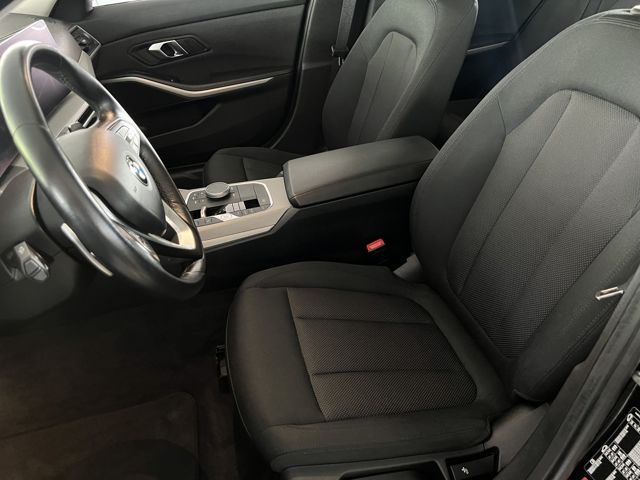 BMW 318 2022