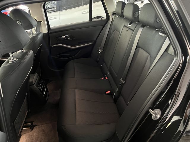 BMW 318 2022