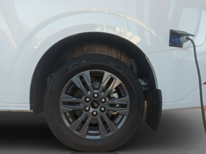 Ford Tourneo Custom 2025