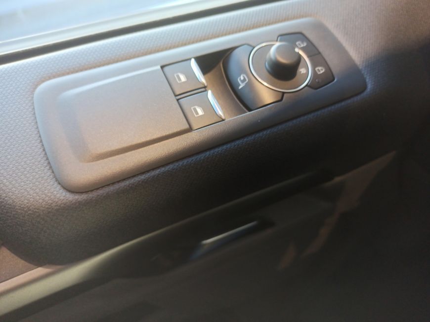 Ford Tourneo Custom 2025