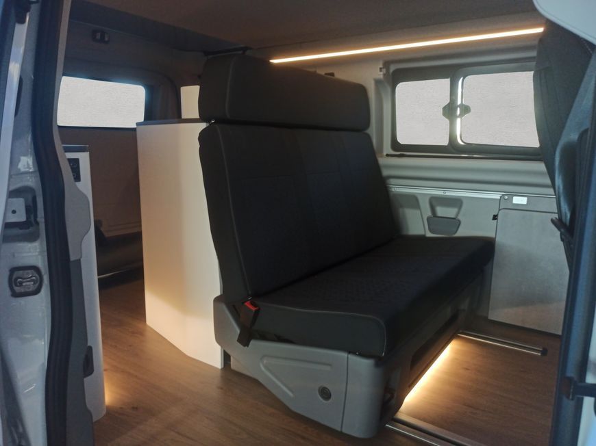 Ford Tourneo Custom 2025