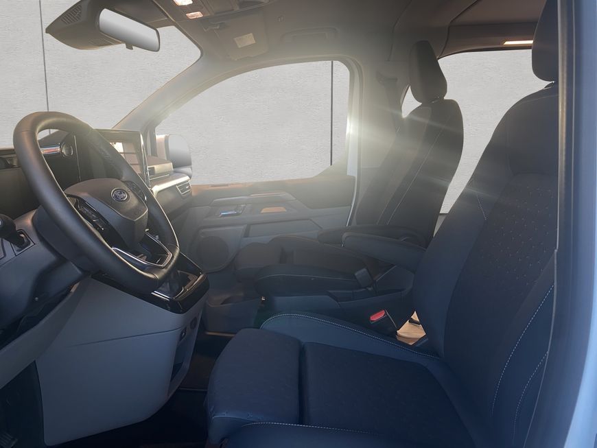 Ford Tourneo Custom 2025