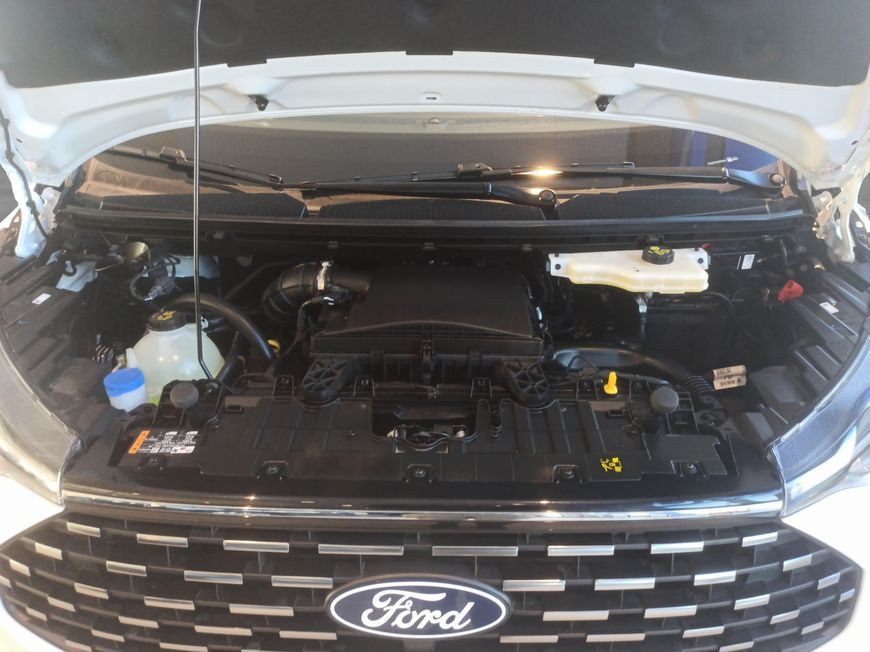 Ford Tourneo Custom 2025