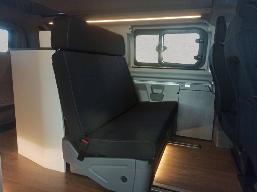 Ford Tourneo Custom 2025