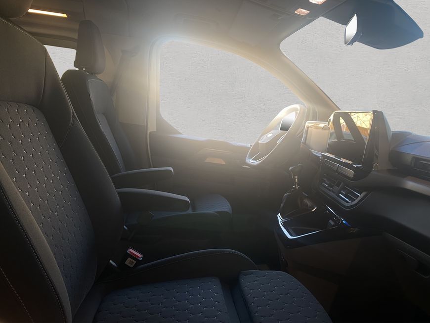 Ford Tourneo Custom 2025