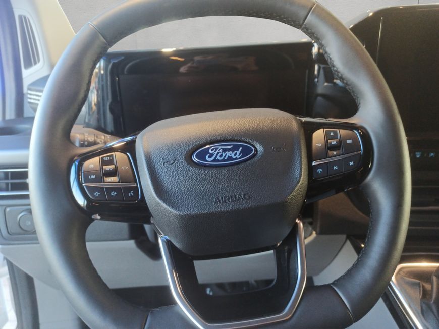 Ford Tourneo Custom 2025