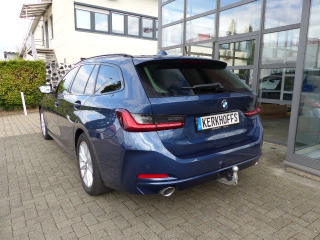 BMW 318 2022