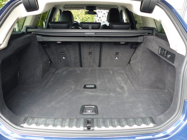 BMW 318 2022