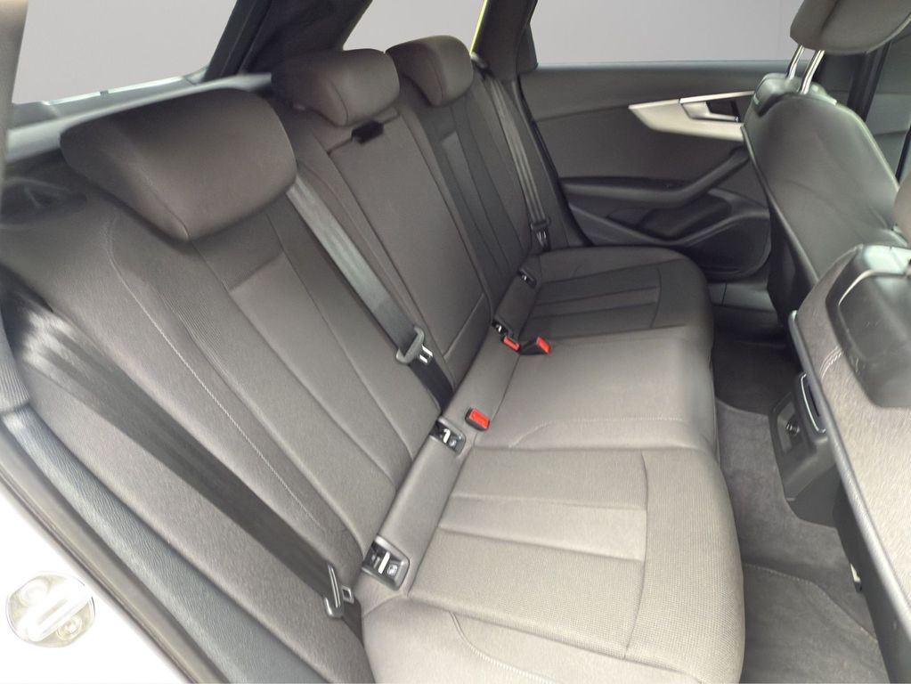 Audi A4 2023