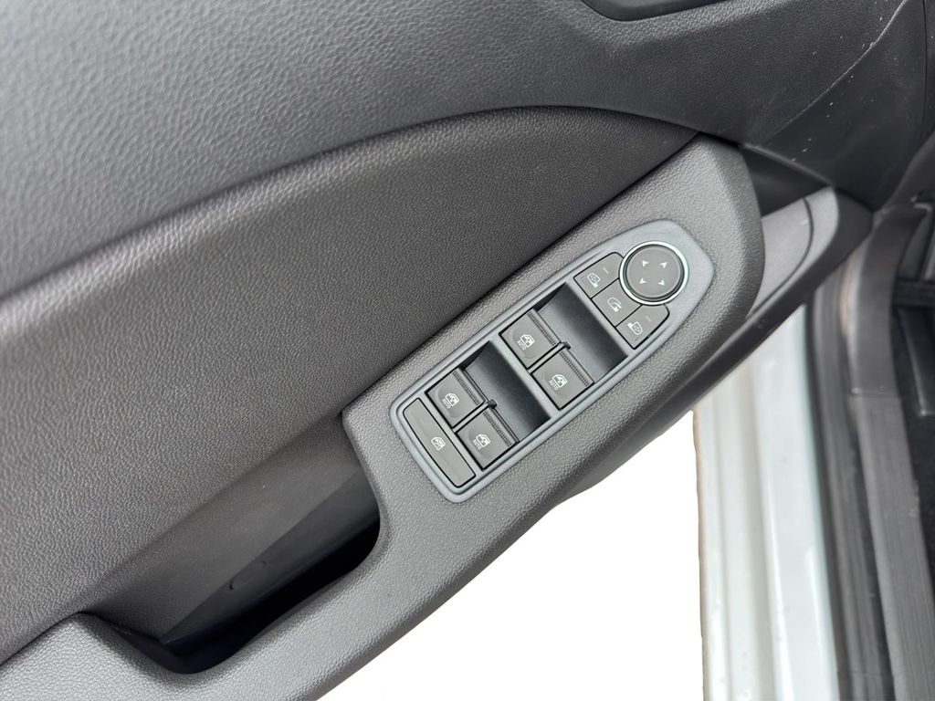 Mitsubishi Colt 2025