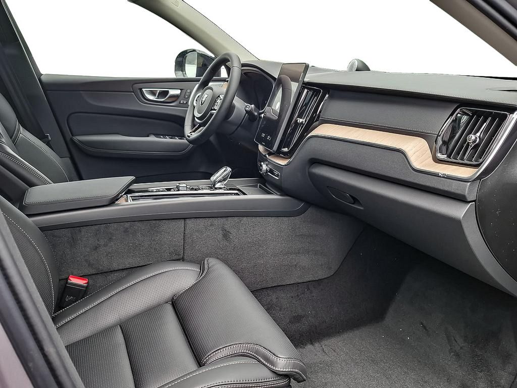 Volvo XC60 2025