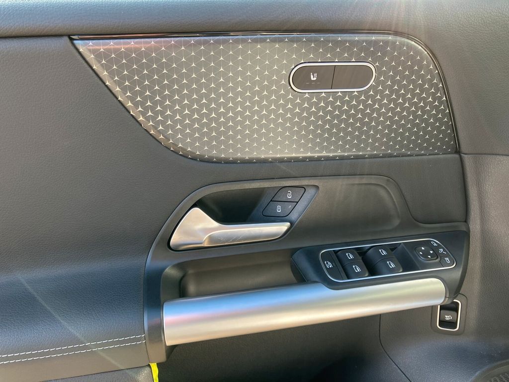 Mercedes-Benz B 180 2024