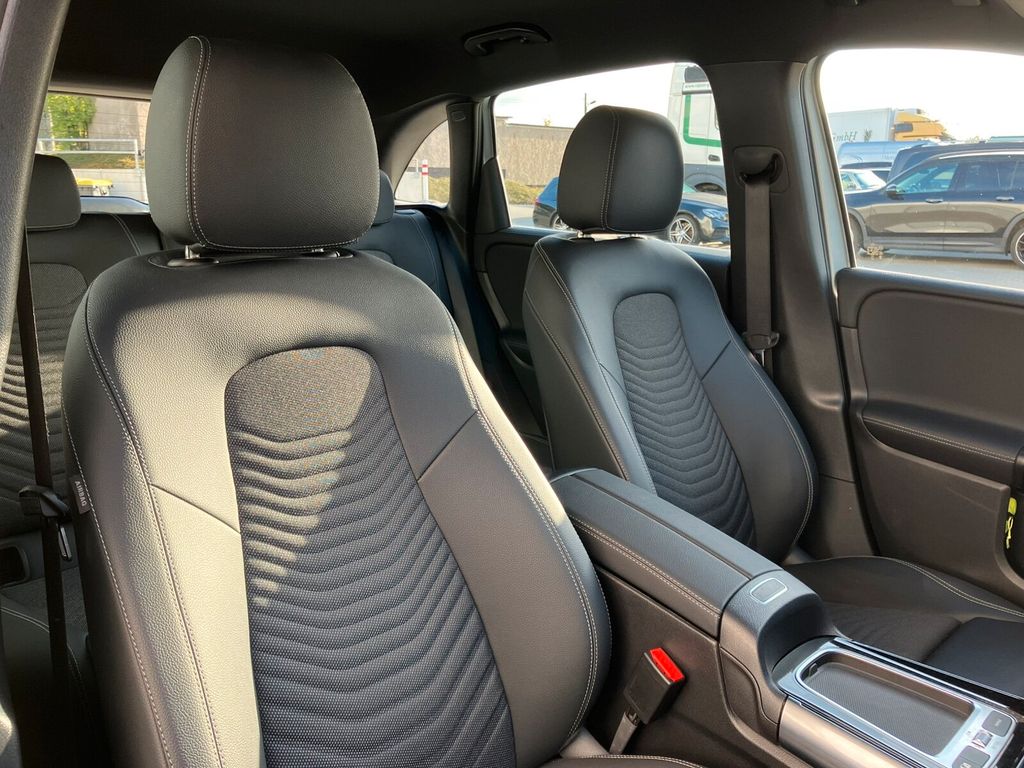 Mercedes-Benz B 180 2024