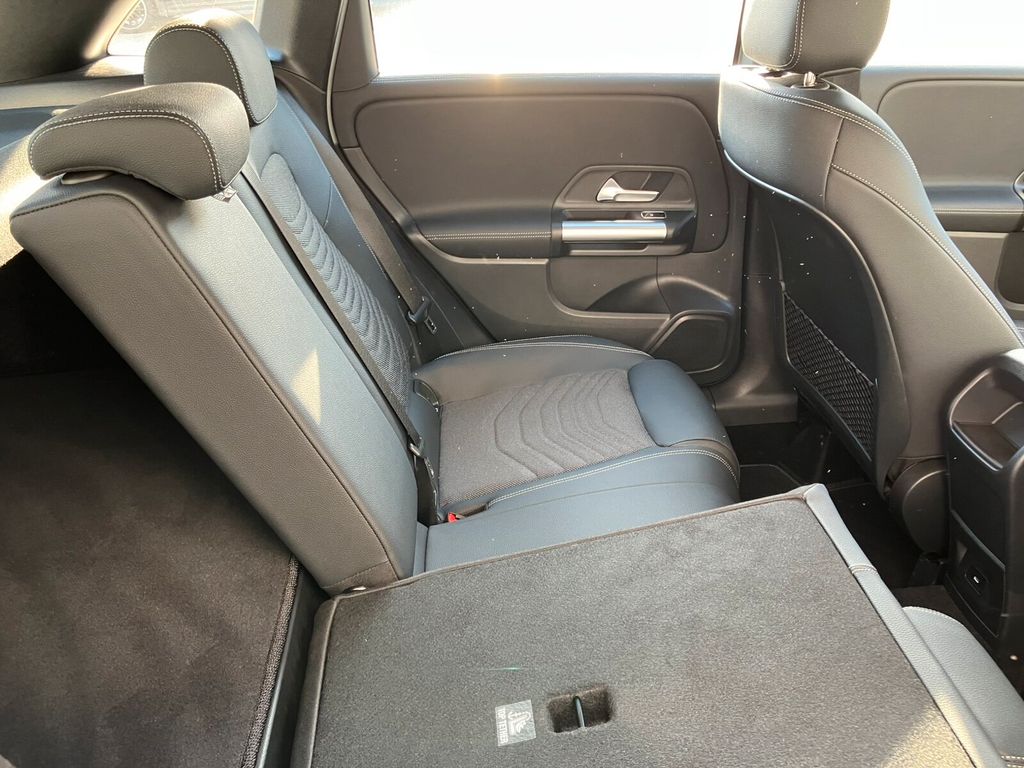 Mercedes-Benz B 180 2024