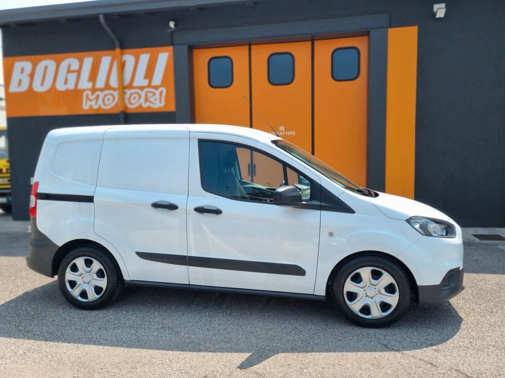 Ford Transit Courier 2022