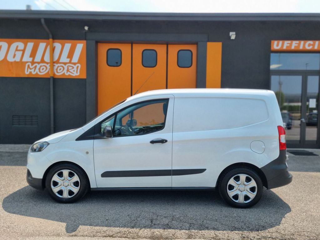Ford Transit Courier 2022