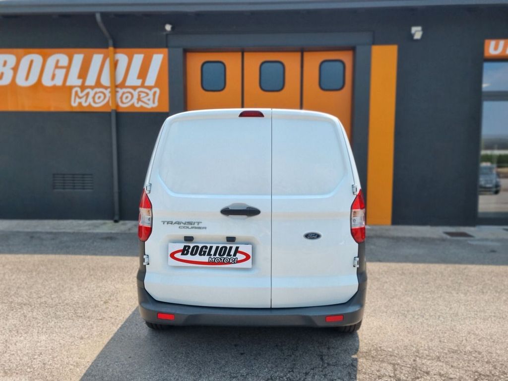 Ford Transit Courier 2022