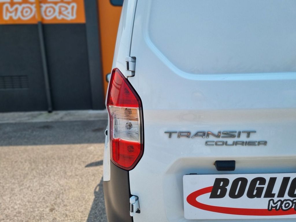 Ford Transit Courier 2022