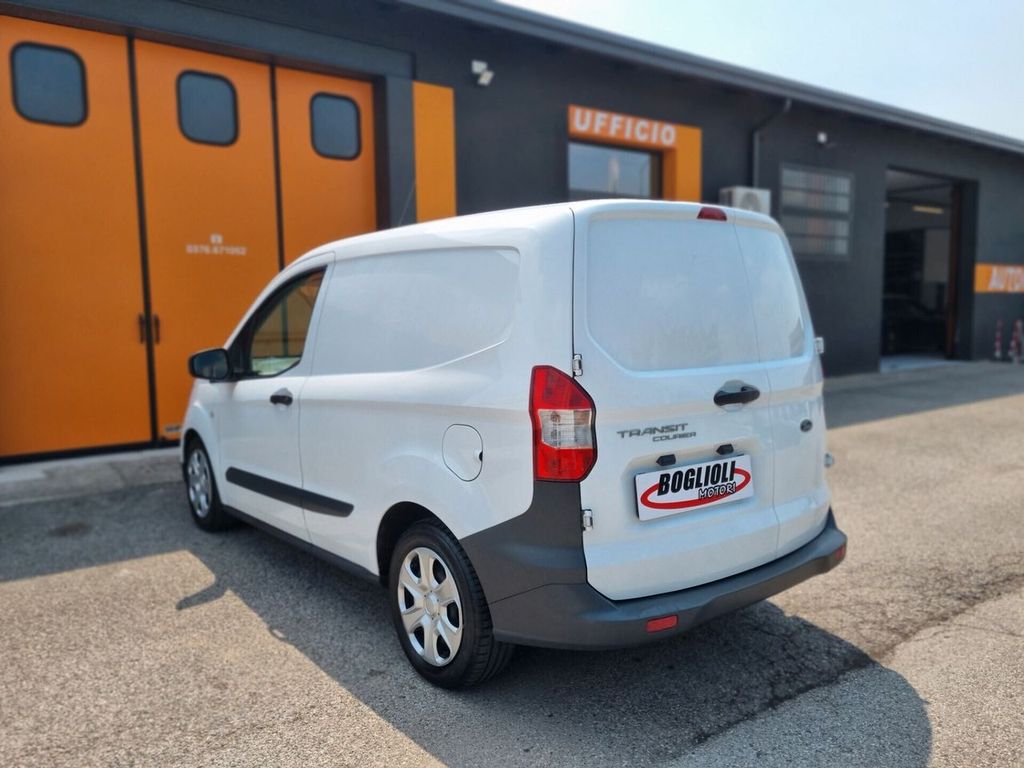 Ford Transit Courier 2022