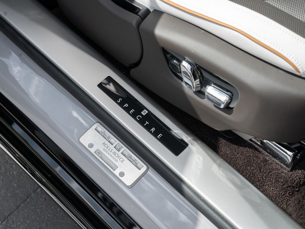 Rolls-Royce Spectre 2025