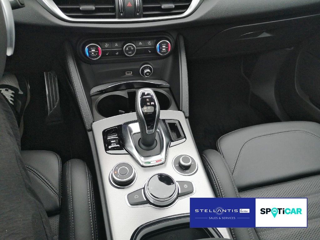 Alfa Romeo Stelvio 2025