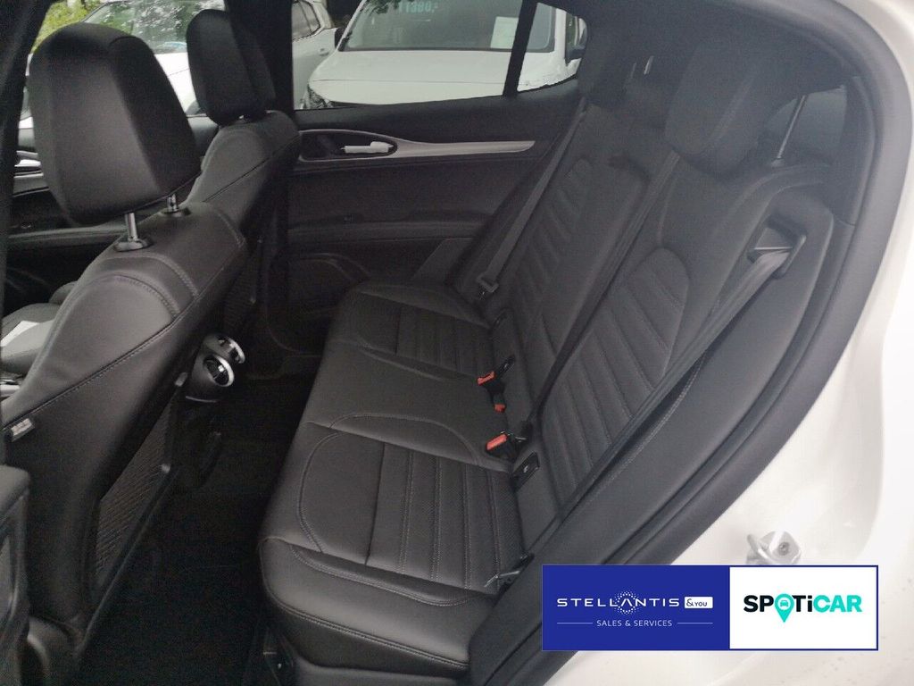 Alfa Romeo Stelvio 2025