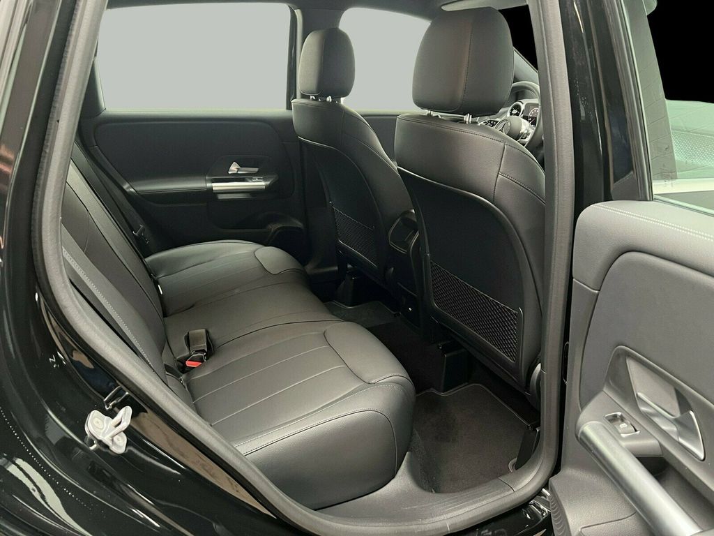 Mercedes-Benz B 180 2025