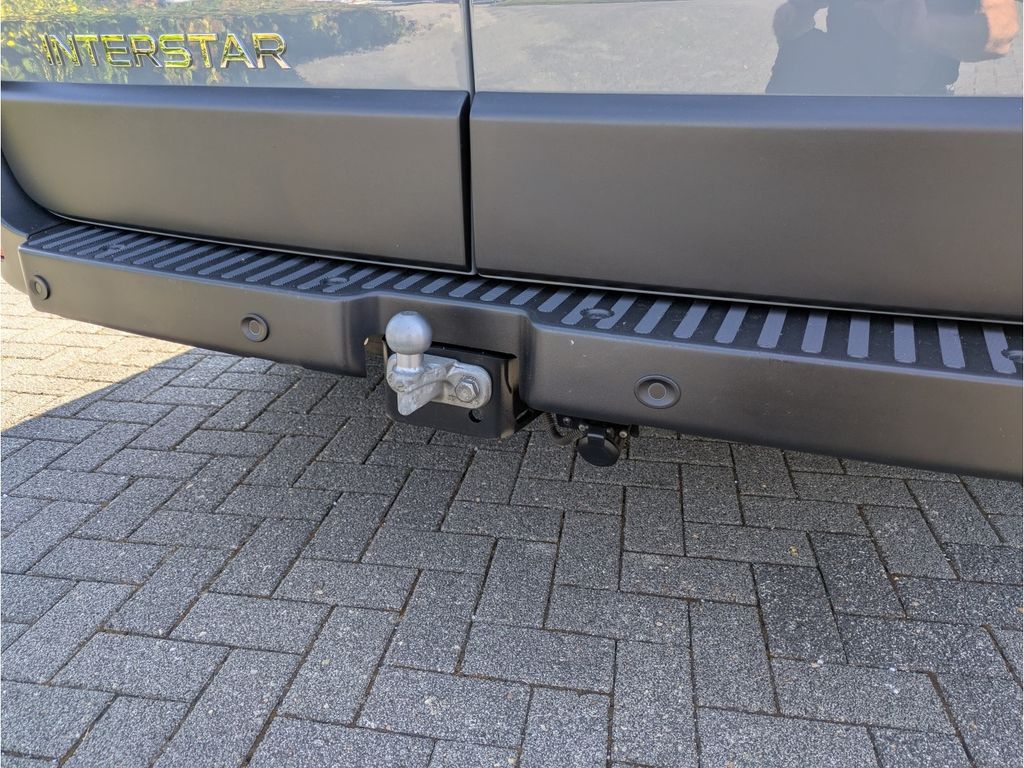 Nissan Interstar 2024