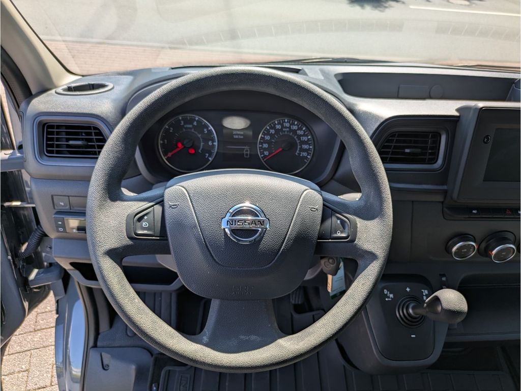 Nissan Interstar 2024