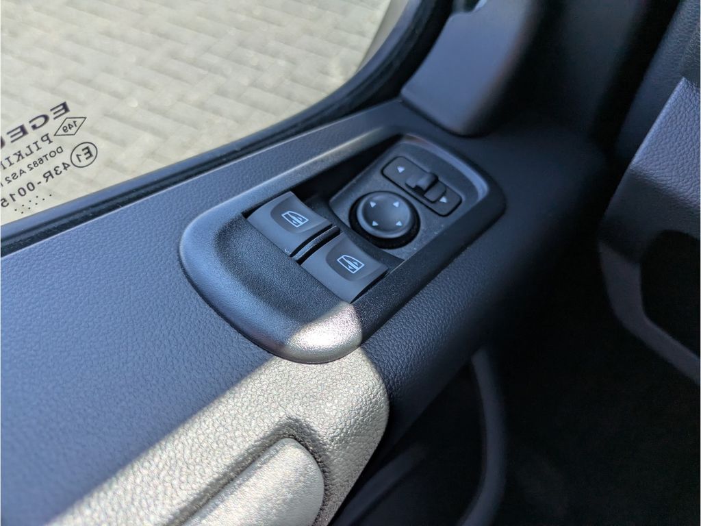 Nissan Interstar 2024