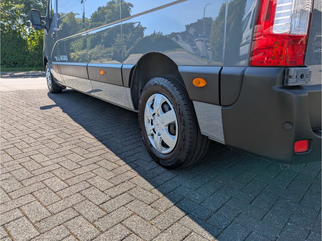 Nissan Interstar 2024