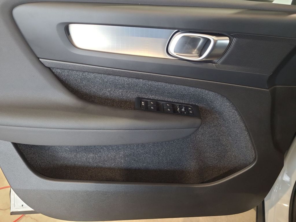 Volvo XC40 2024