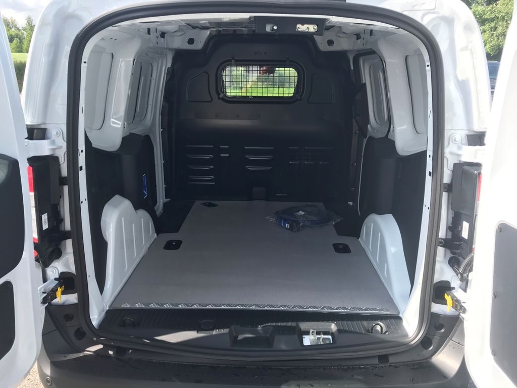 Ford Transit Courier 2025