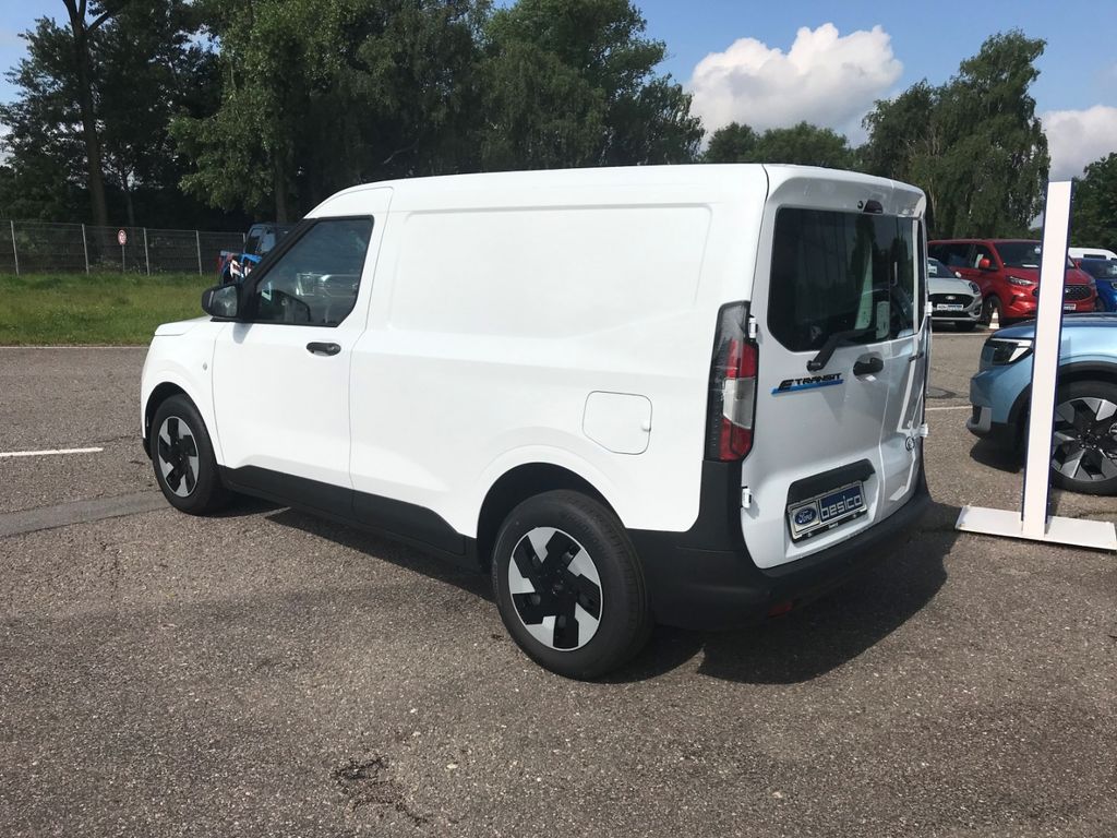 Ford Transit Courier 2025