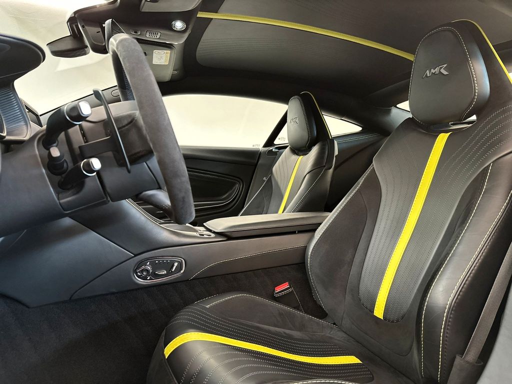 Aston Martin DB11 2020